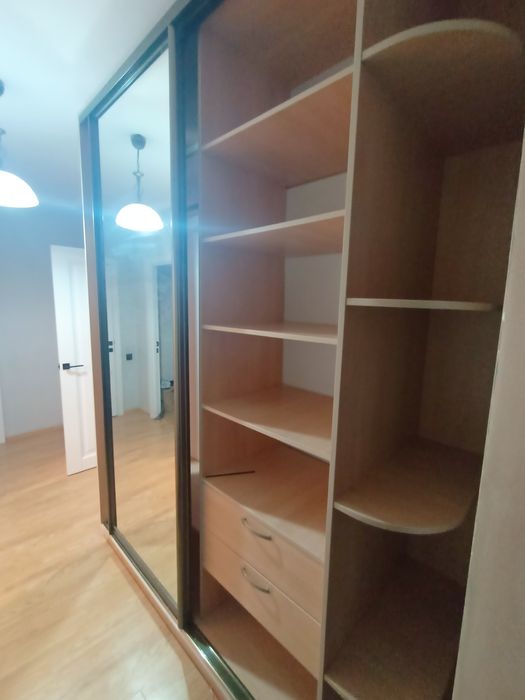 Отдам шкаф для прихожей