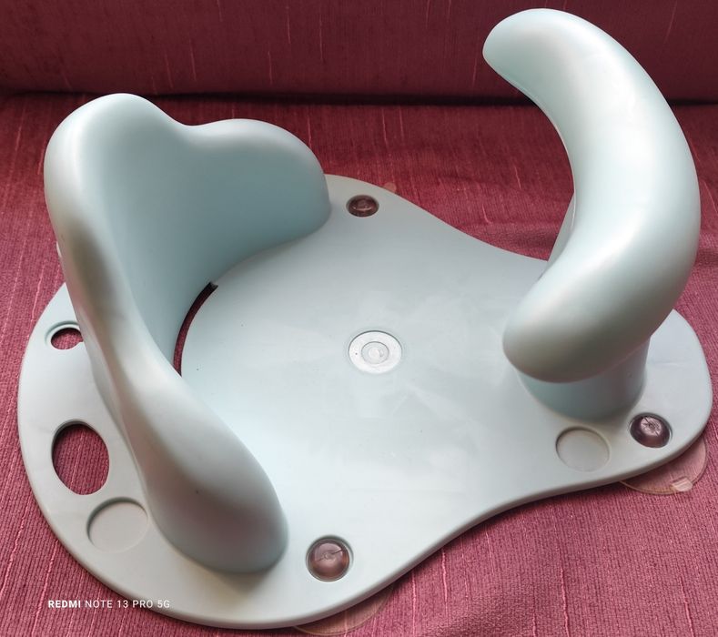 Vând scăunel de baie copii