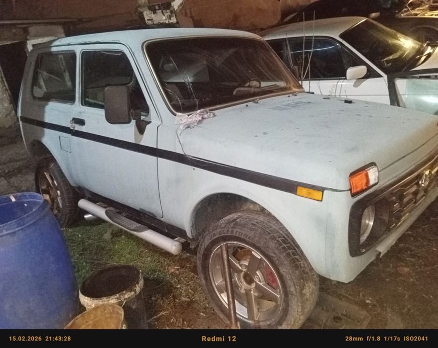 Машина нива на ходу