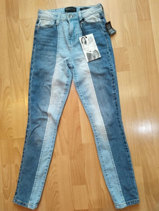 Продам джинсы на девочку