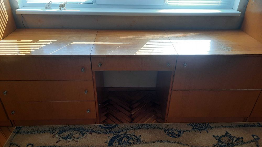 Приста с матрак, ракла -2 бр, скрин и гардероб