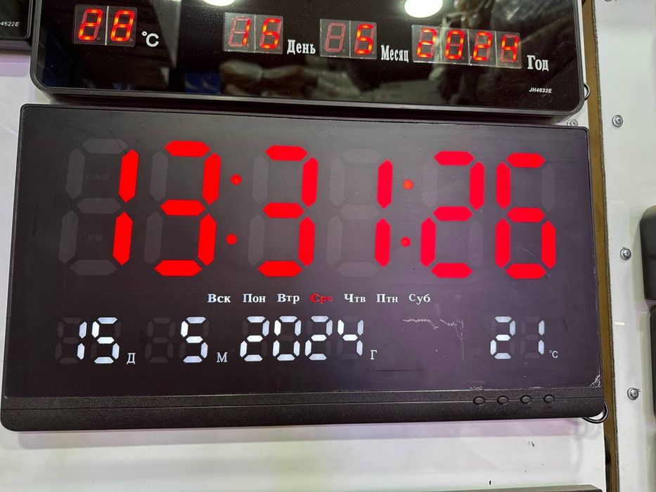 LED Часы цвета зелёный и красный! Доставка есть. Оптом!