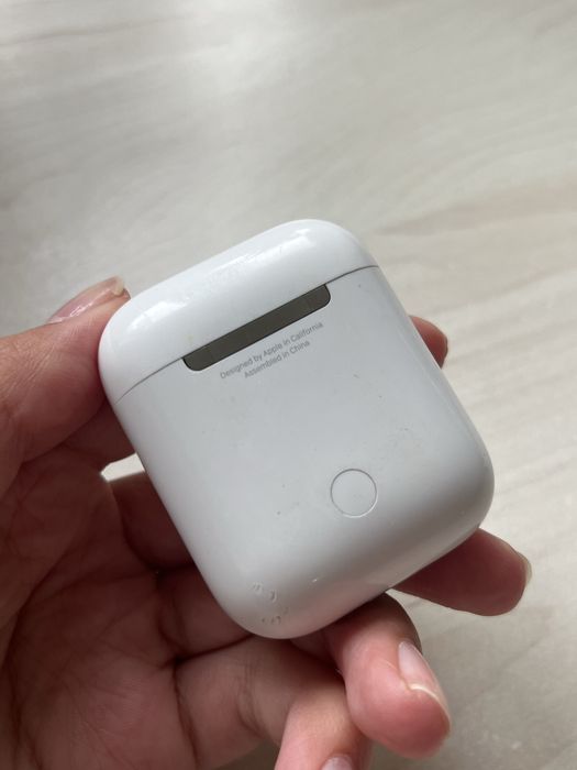 Apple AirPods (1st generation)