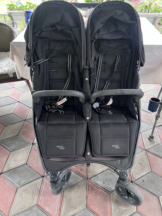 Коляска для двойняшек