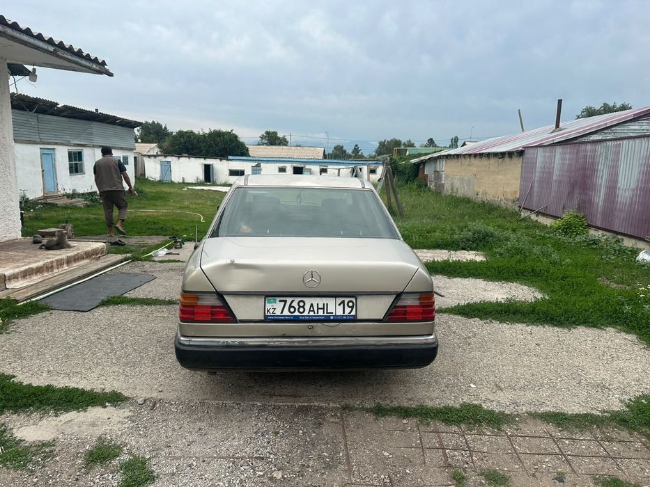 Продам Мерседес 124