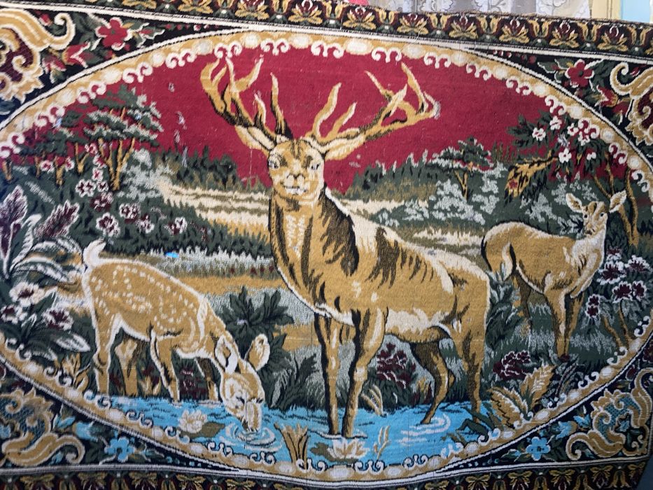 Carpeta cu cerbi, model antic si vecchi