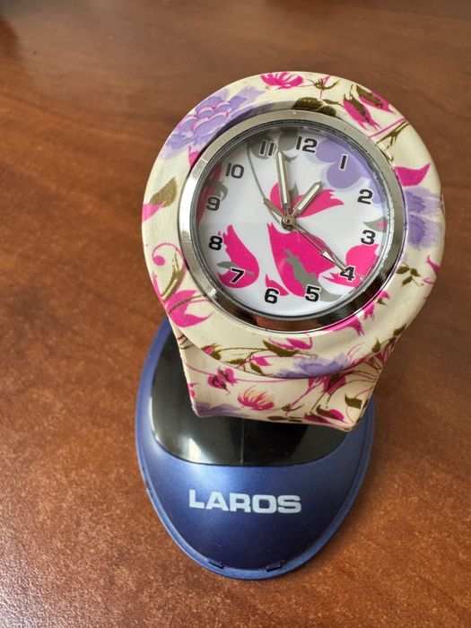 Продам наручные женские часы