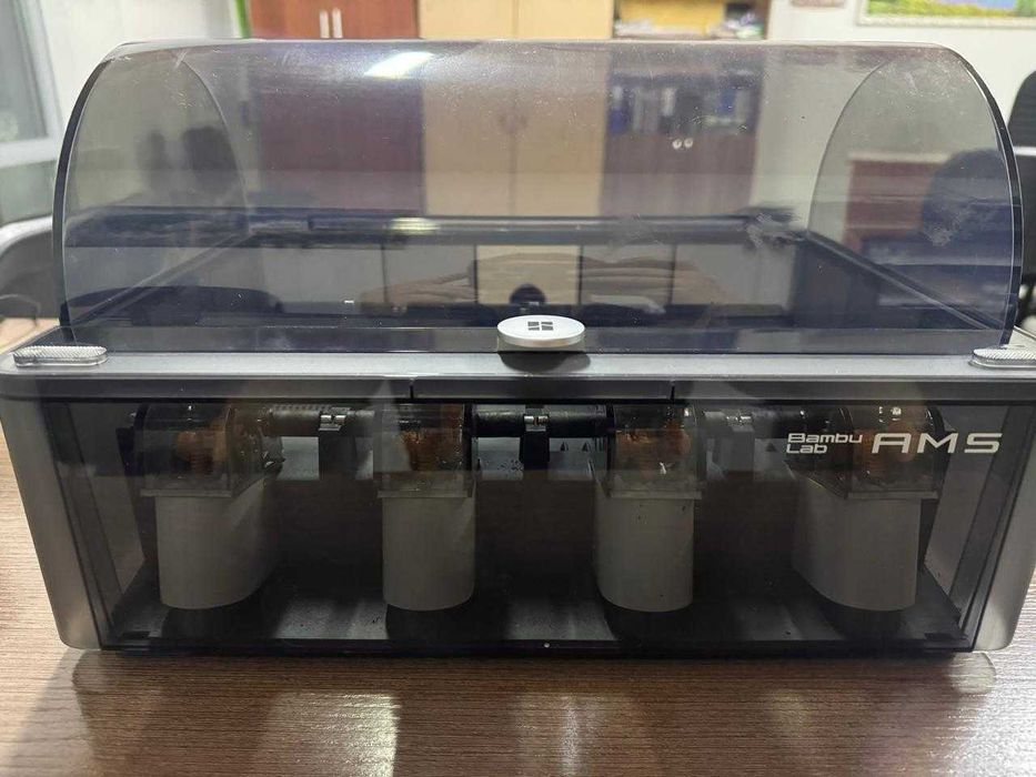 Продам 3д принтер Bambu Lab X1 Carbon Combo (AMS)