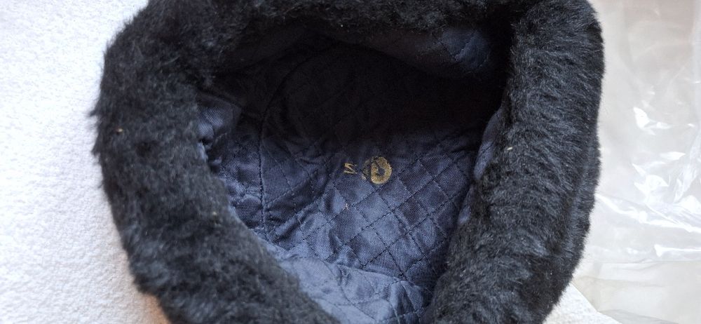 Нови шапки- мъжка и дамска Adidas, руска ушанка,  AC/DC