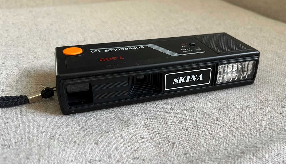 Aparat foto pocket camera Skina T 600 cu film 110 din anii 70 colectie