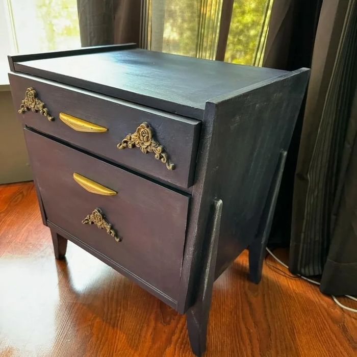 Красив ъглов шкаф