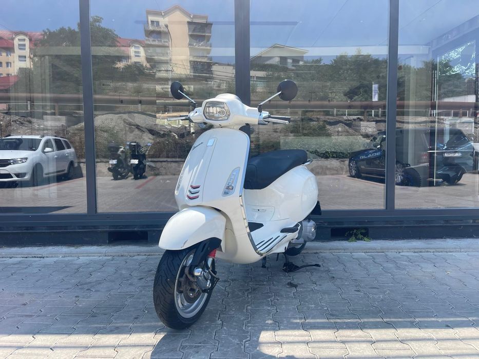 Vespa Sprint - 125 cc - Transport Gratuit - Garantie -