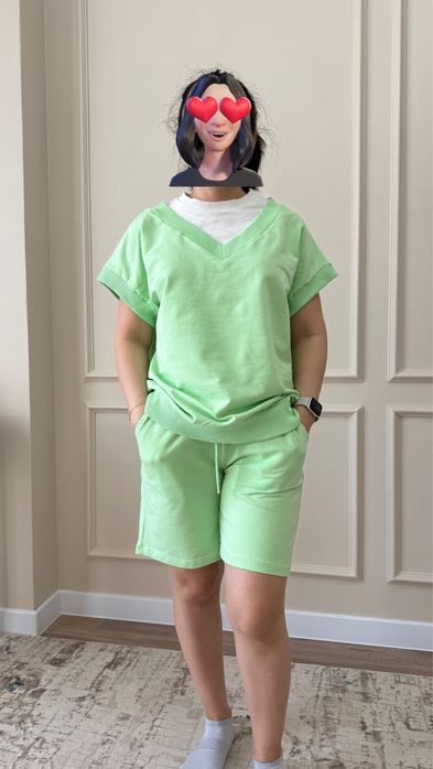 Продаю спортивные костюмы