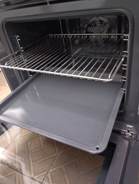 Като нова свободно стояща печка с керамичен плот Voss Electrolux с 2 години Гаранция!