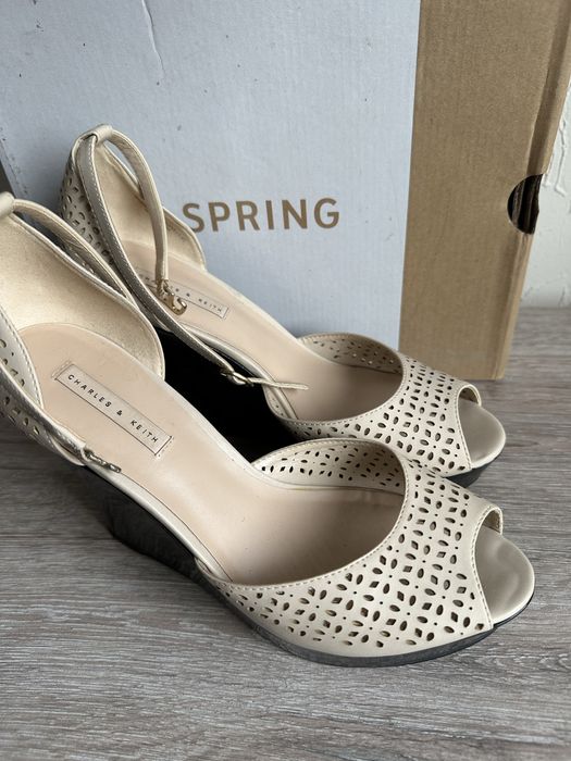 Босоножки, туфли