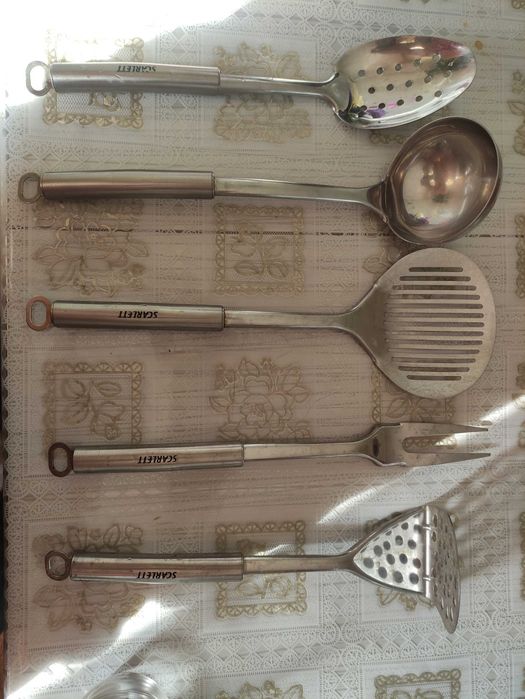 Продам набор столовых приборов