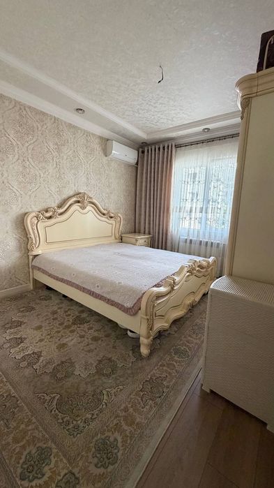 Срочно продается квартира 4х комнатная 92 кв на Юнусабад 9 кв.