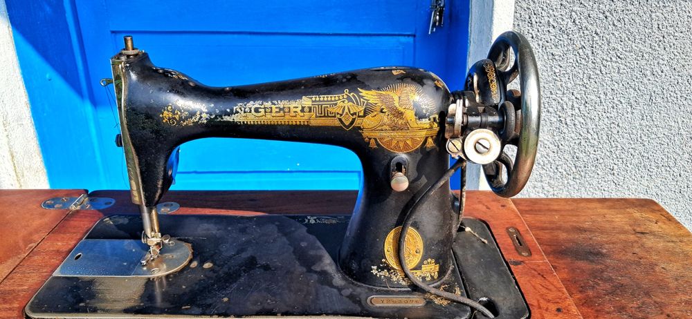 Mașină de cusut Singer- Vintage