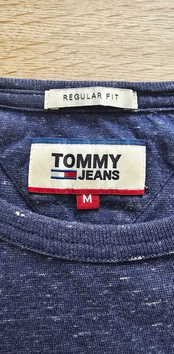 Tricou Tommy Jeans – Regular Fit – Mărimea M melanj