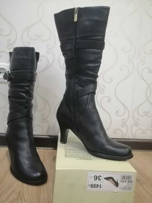 Продам женские сапоги