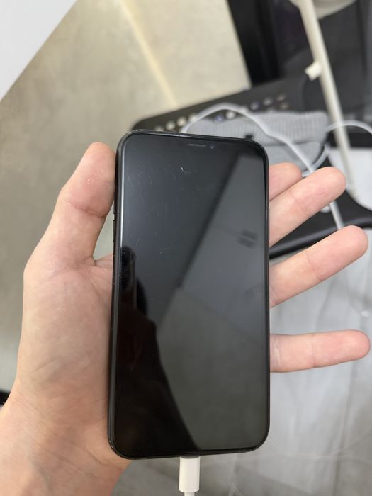 iPhone XR 64gb продам