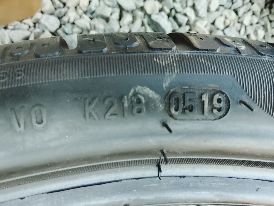295 30 19 cu 235 35 19. Pirelli.  An 2022 cu 2019.