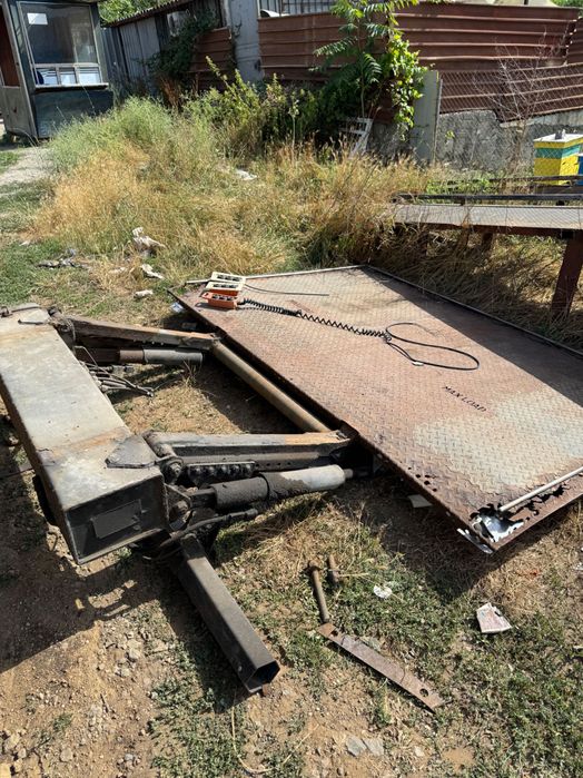 Работещ падащ борд за камьон