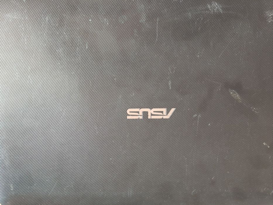 Лаптоп черен  Asus