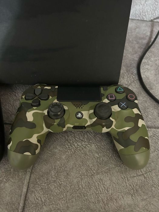 Sony playstation 4 в отличном состоянии