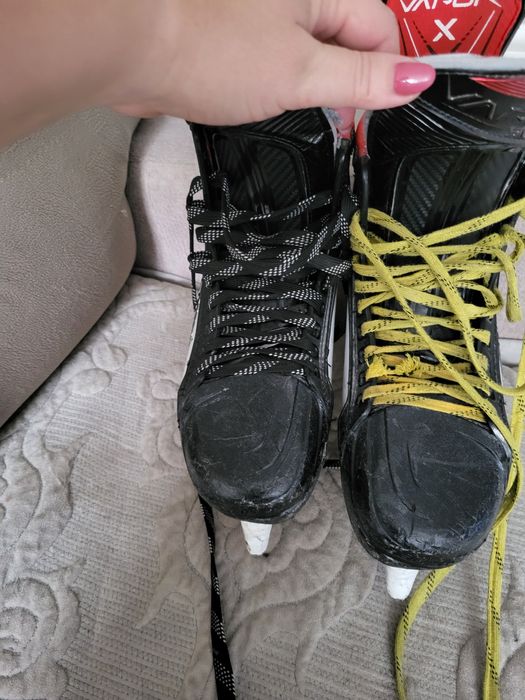 Продам коньки хоккейные