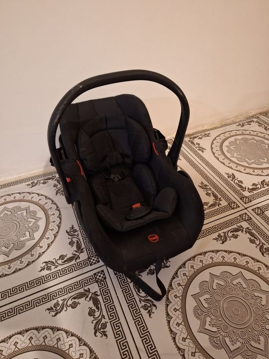 Vând cărucior pentru copii