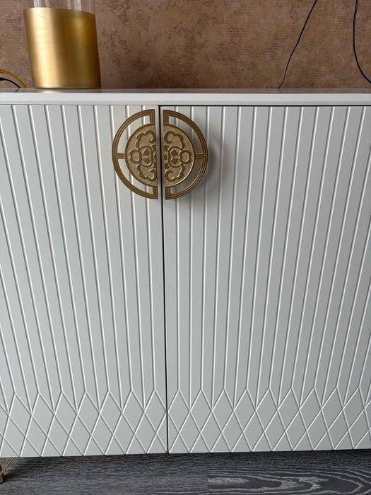 Продаем тв тумбу