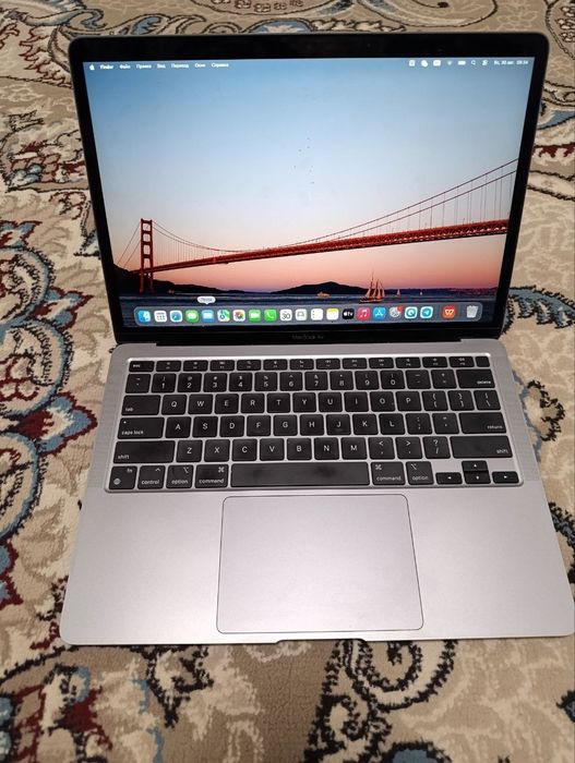 MacBook air M1 sotiladi