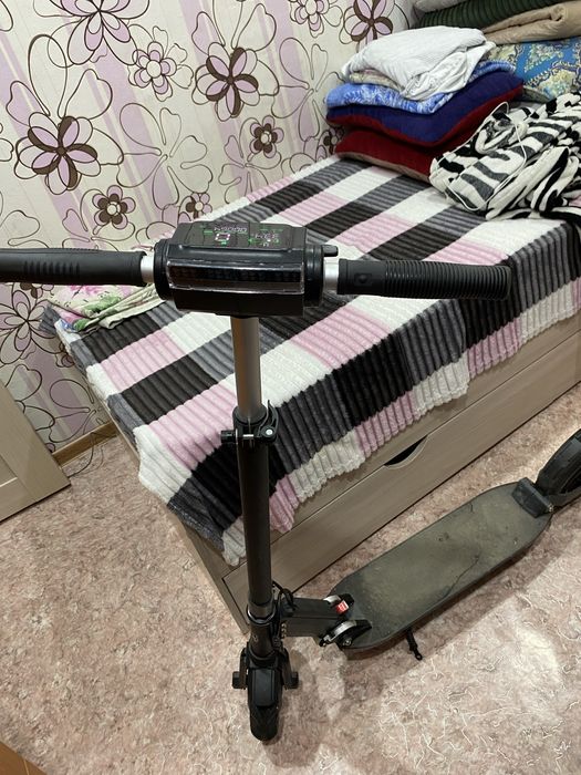 Продам самокат 60.000