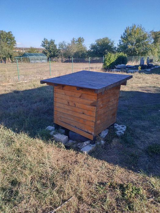 Кучешка къща колиба