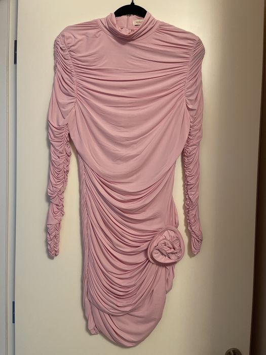 Дизайнерска рокля на колаборацията на Magda Butram с H&M