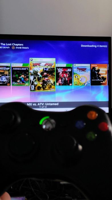 Xbox 360 modat, controller inclus