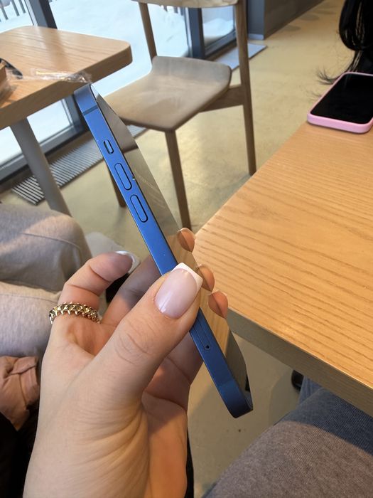 Продам iphone 13