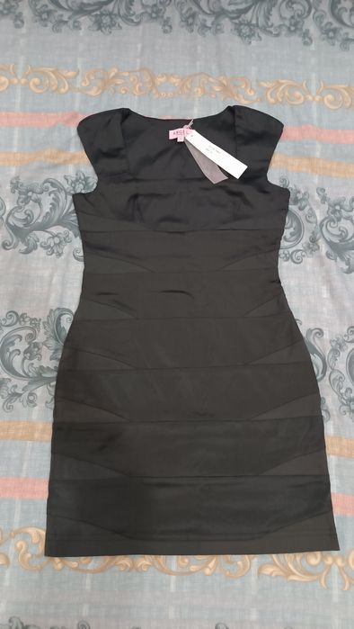 Черна рокля размер М