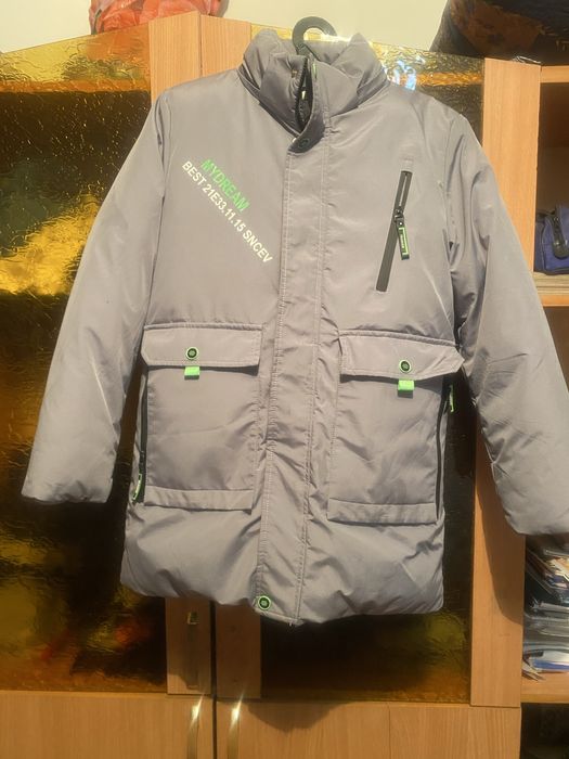 Продам зимнию куртку на 10 или 11 лет одивали один сизон