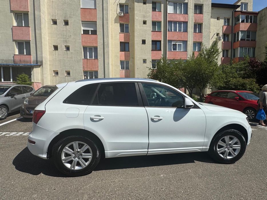 AUDI Q5 S-line  2.0 TDI QUATTRO 4x4 – 2012 – MANUALA