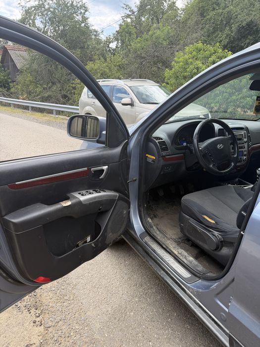 Vand sau Schimb Hyundai santa fe 2007 2.2 disel acte valabile fiscal pe loc Schimb in special cu atv tractor utilaje agricole și ofer diferență