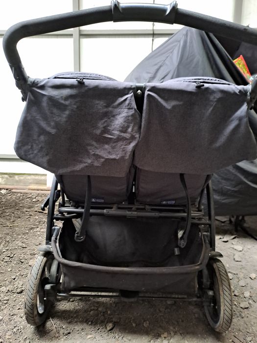 Количка за близнаци