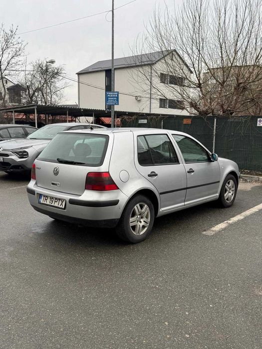 VW Golf 4 usor avariat