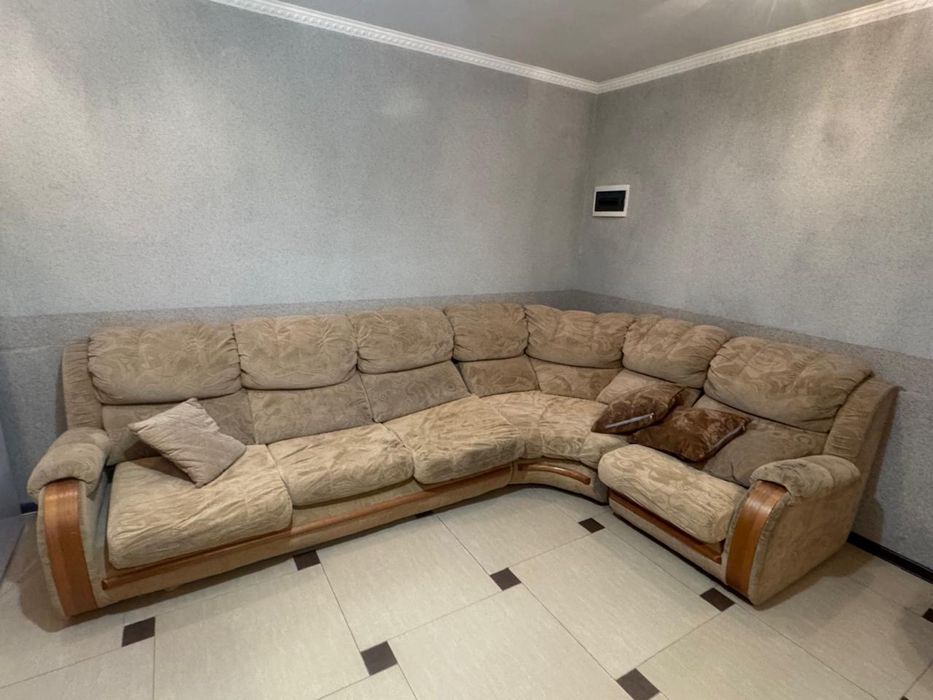 Отдам даром угловой диван