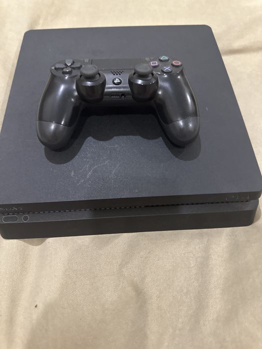 Срочно Продается playstation 4 slim 1TB