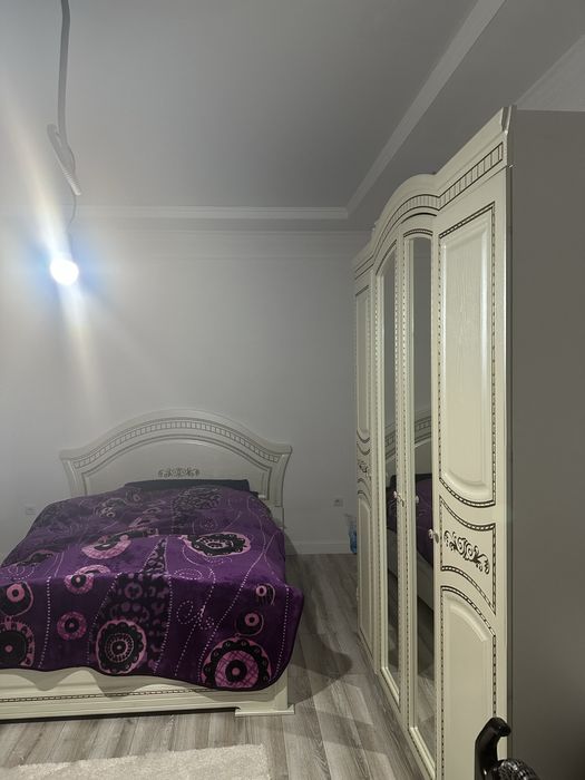 Спальный гарнитур б/у