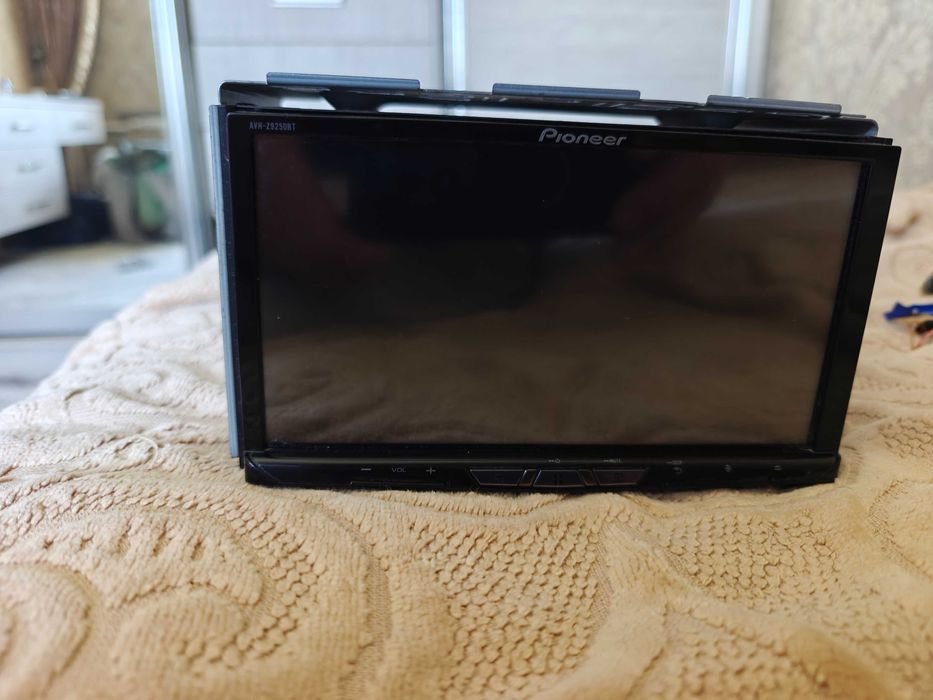 Pioneer AVH-Z9250BT в идеале.