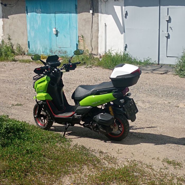 Скутер танк 150 новый