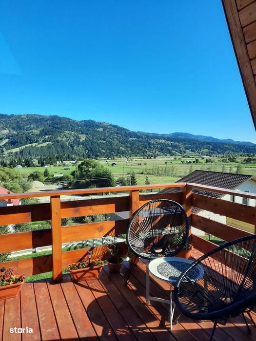 Cabane A-frame de vânzare în Bucovina | Airbnb & Booking activ